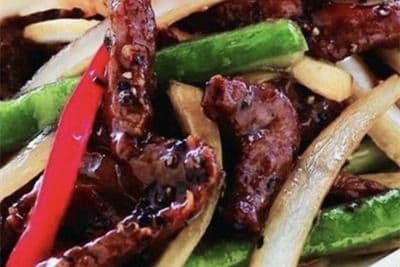M13. Beef Tenderloin with Black Pepper Sauce 黑椒牛柳