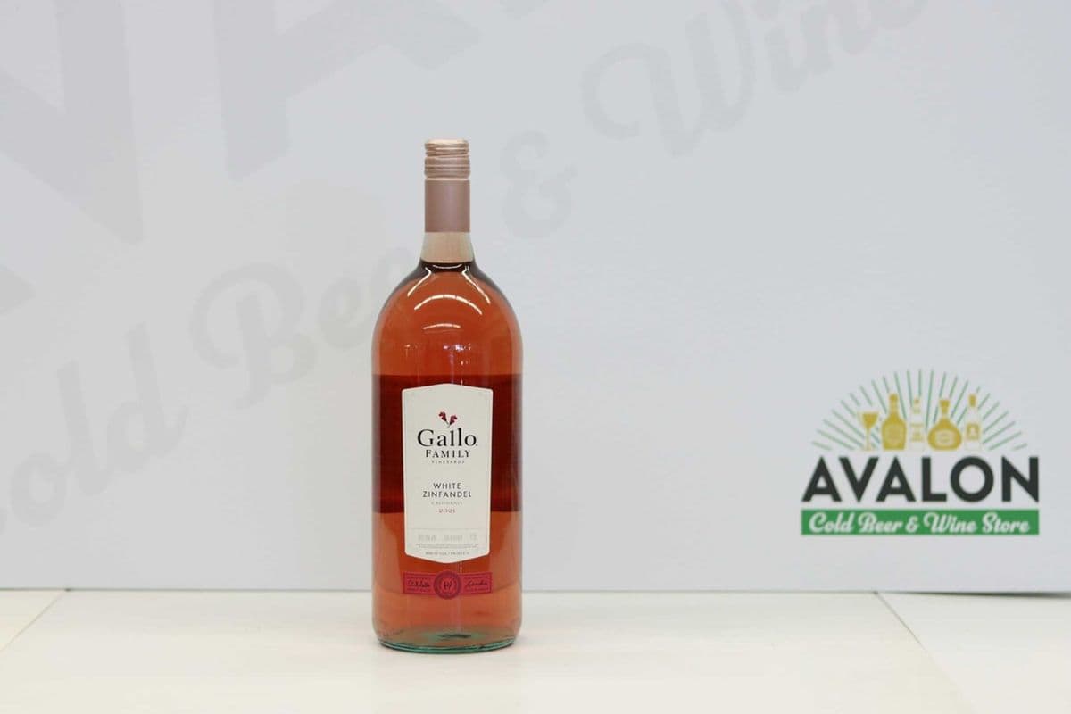 E & J Gallo White Zinfandel 1.5L Bottle (1 x 1.5L  )