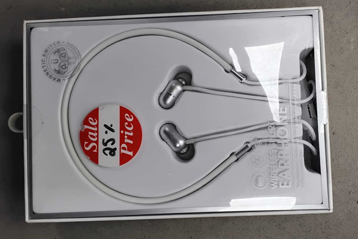 Wireless sport earphone