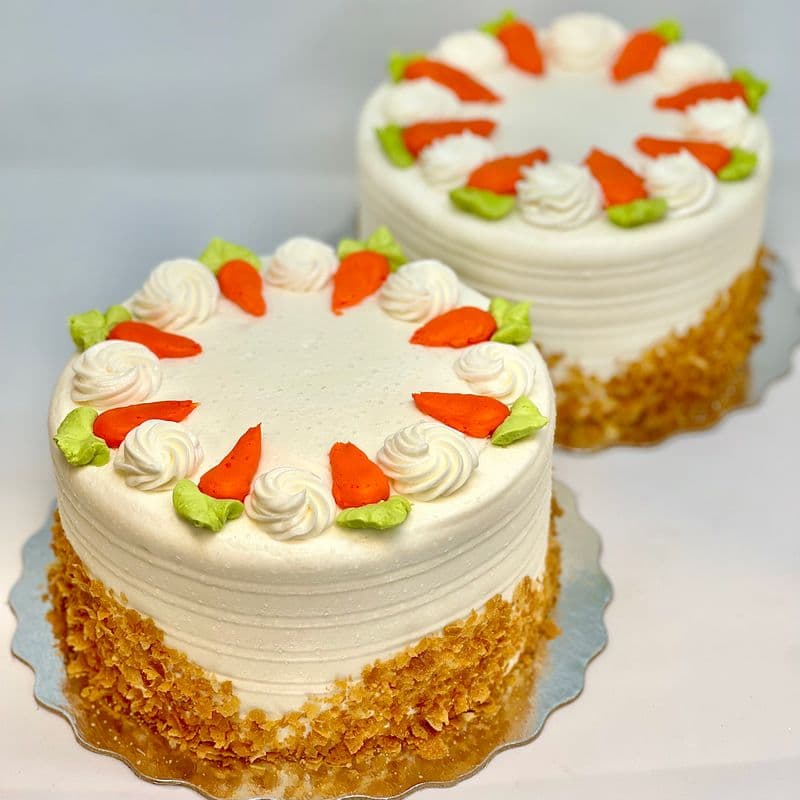 Carrot Cake (6" Round cake 8-10 Slices)