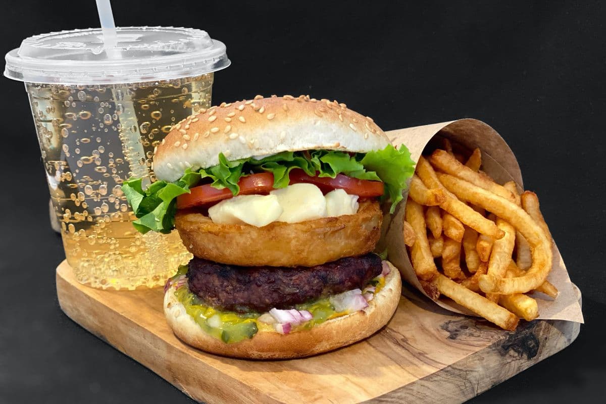 Trio Burger Cartier