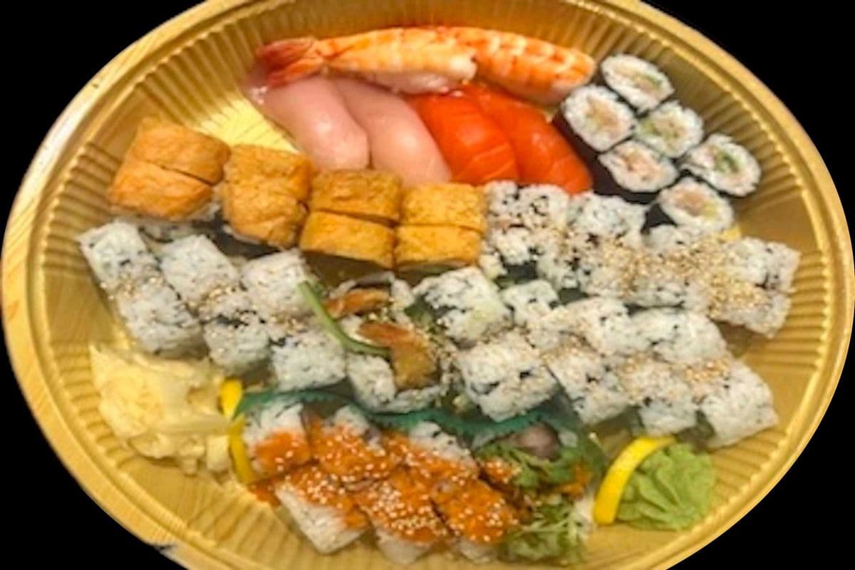Assorted Sushi Tray for 4-5 (1 Tray / 52 Pieces)