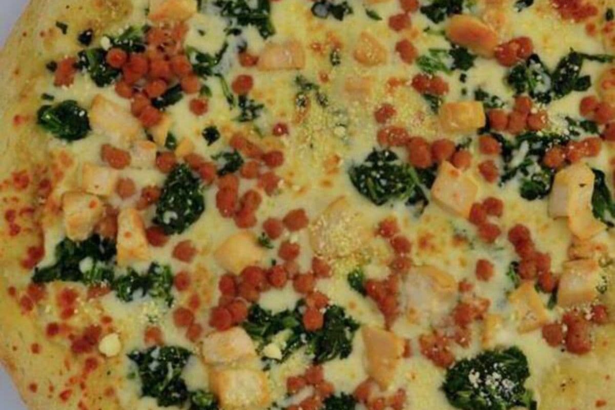 Medium Chicken Caesar Pizza