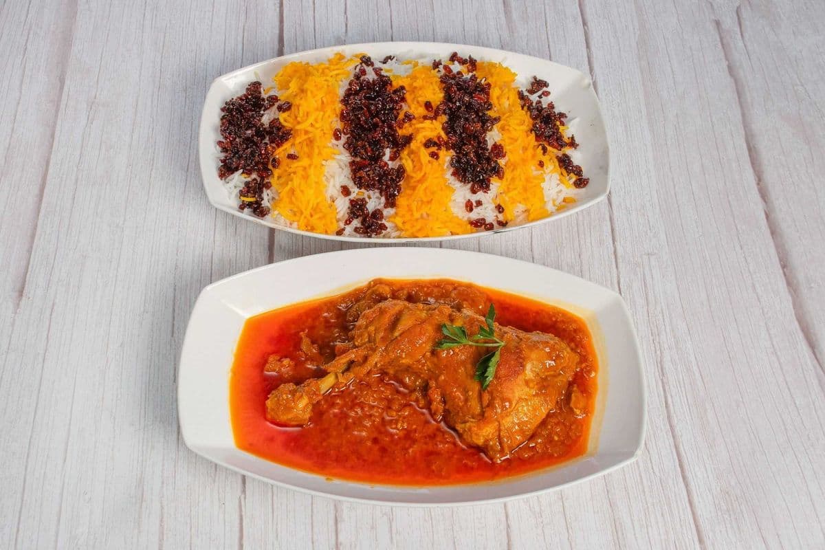 Zereshkpolo with Chicken Stew