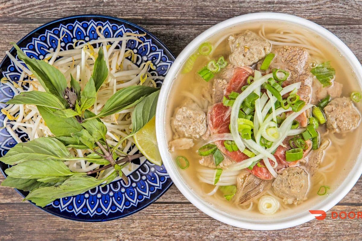 Pho Bo-Special (Beef, Beef Ball and Beef Brisket)