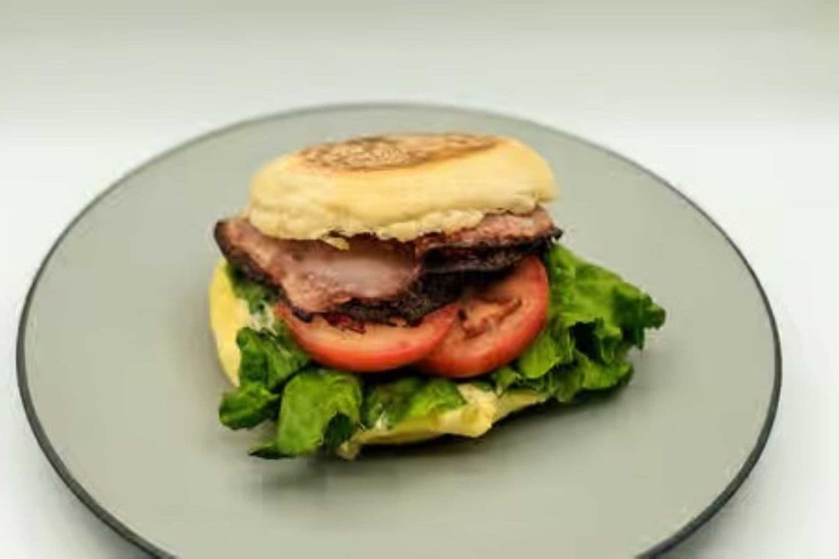 Roasted Ham and Egg Breakfast Muffin
