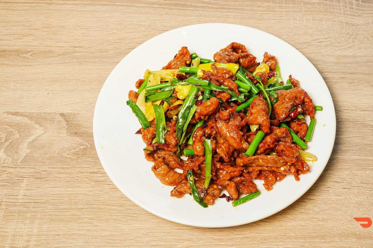 F03 House Special Stir-Fried Tenderness Beef 奇想嫩牛肉