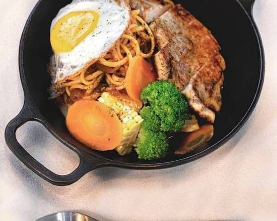 Taiwanese Pork Teppanyaki Noodles