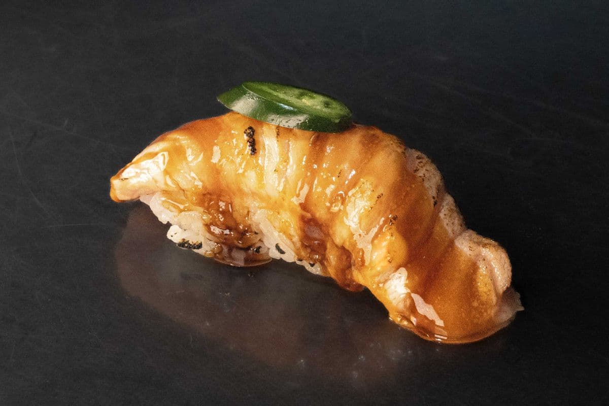 1001. Torched Salmon Sushi (2PCS)