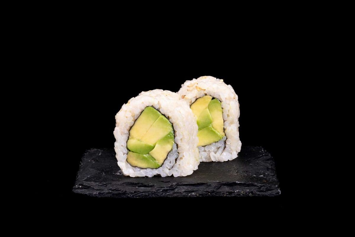 C17. Avocado Roll (8pcs)