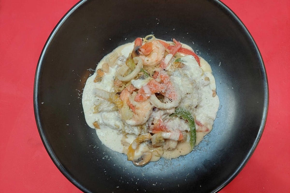 Seafood White Garlic Ramen(Pasta Style)
