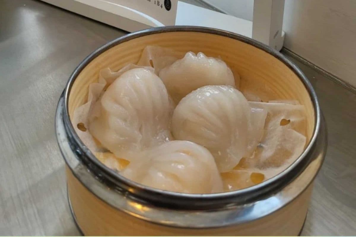 Shrimp Dumpling (Har Gow) (Hot Dim Sum - 4 pieces) (4 pieces )