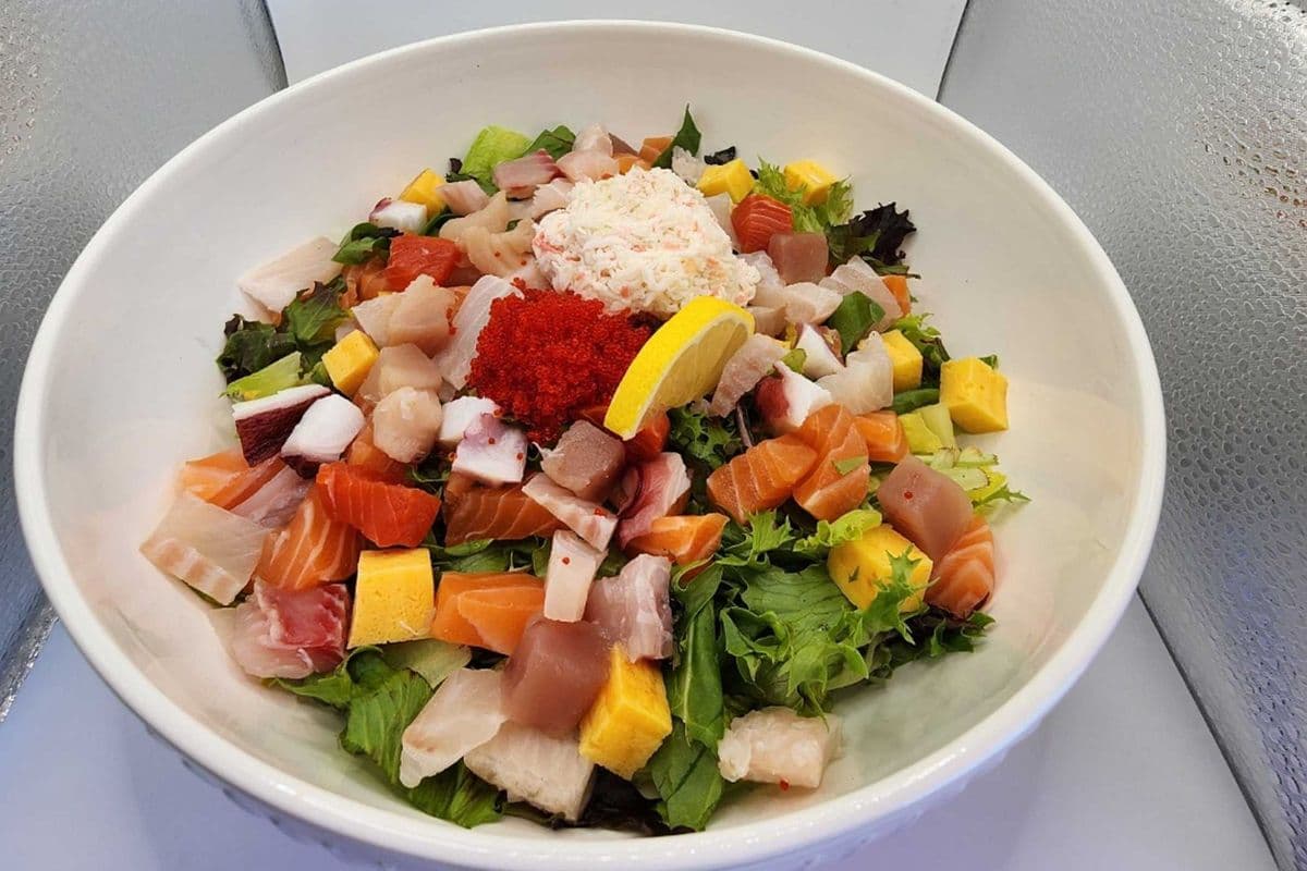 Korean Spicy Chirashi Donburi (회덮밥)
