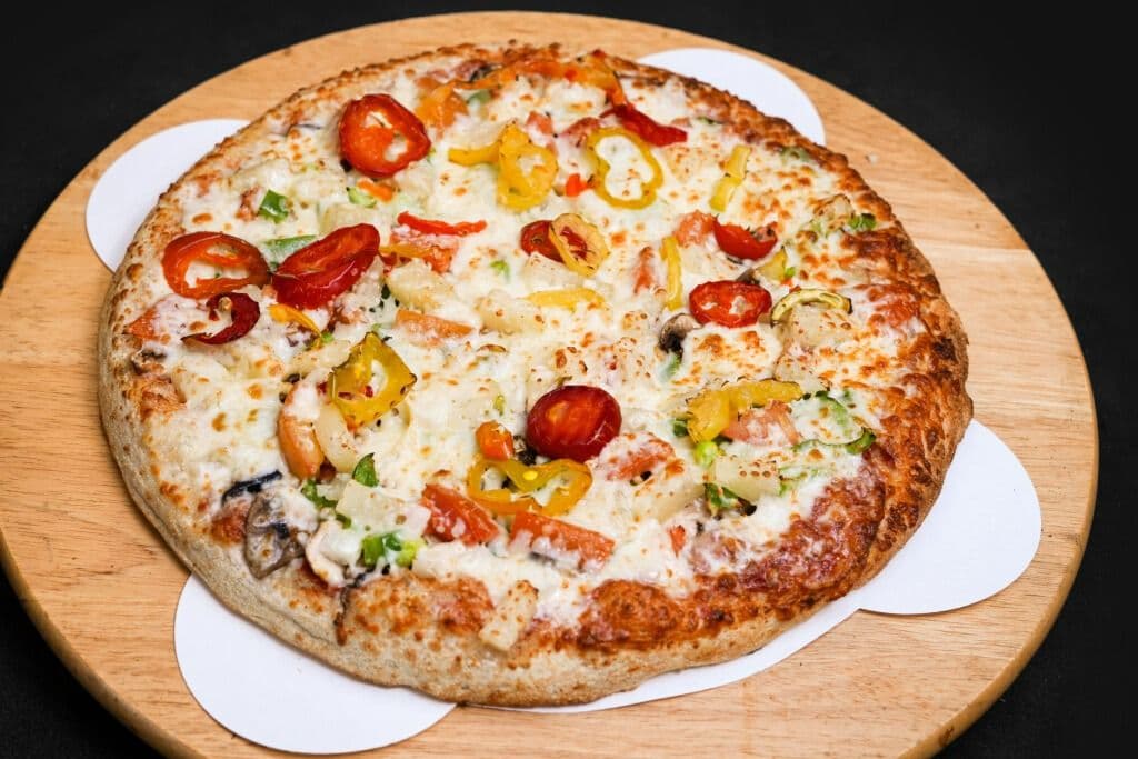 Mediterranean Veggie Pizza (Large 14")