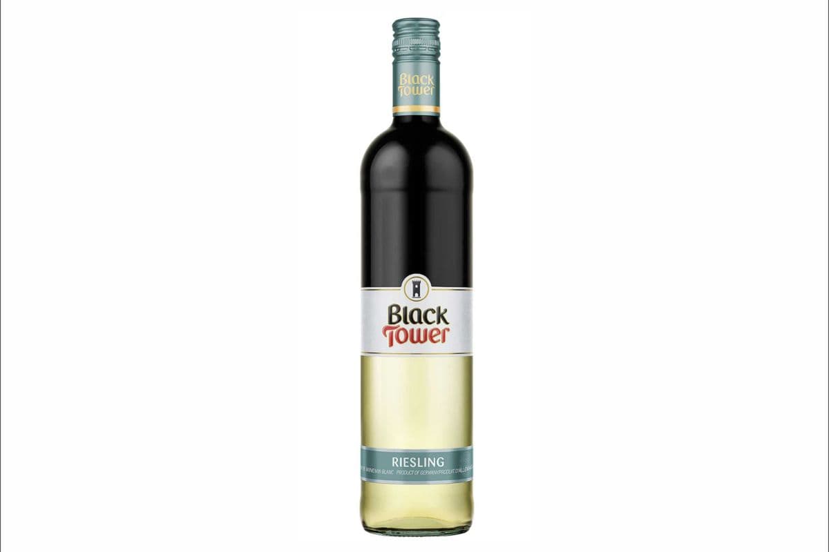Black Tower Riesling (750 ml) (1 x 750ml)