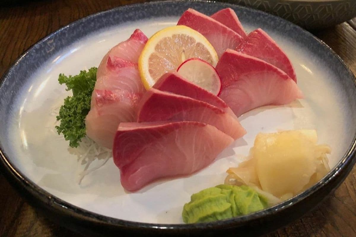 Hamachi (9 pcs)