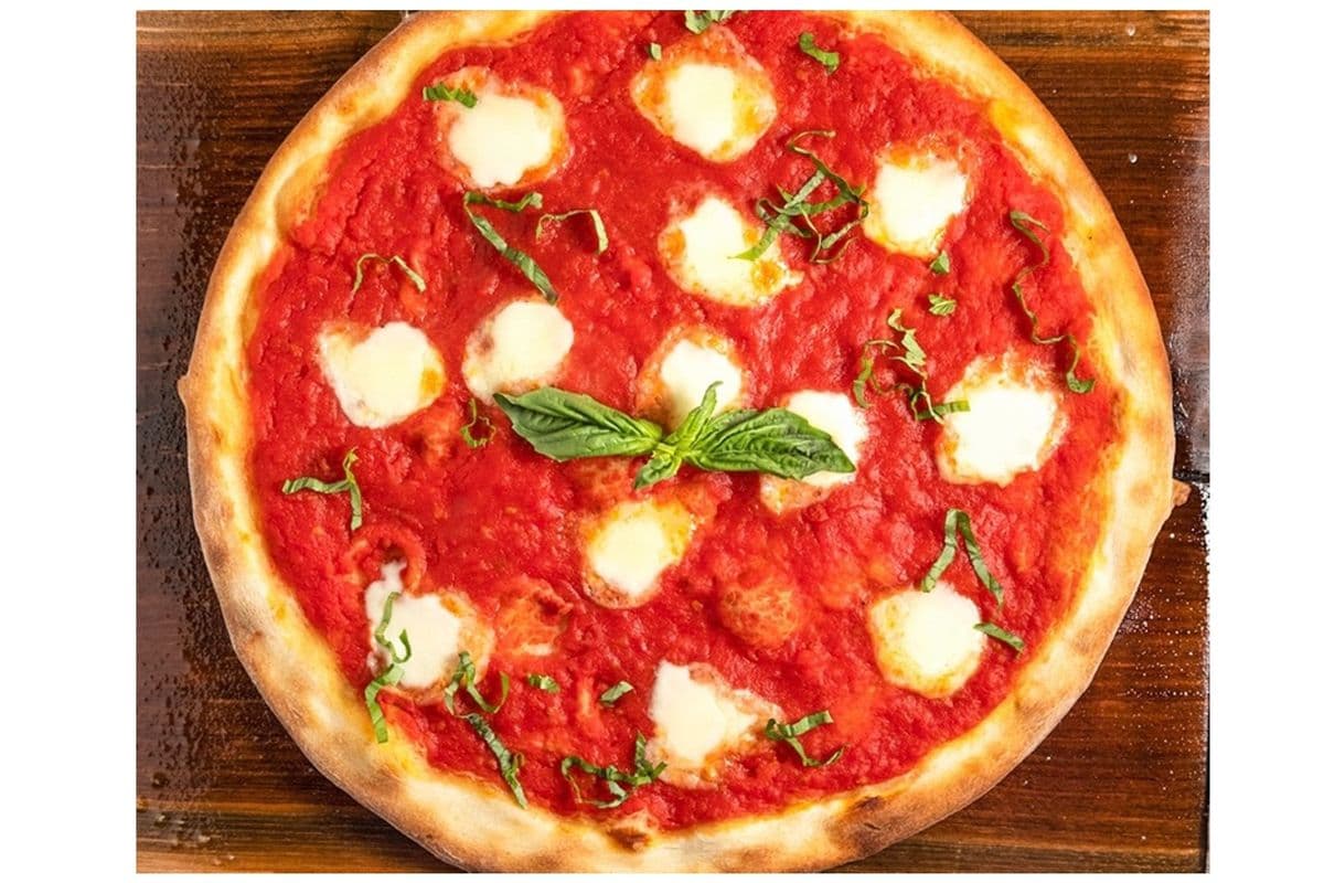 12" Classic Margherita Pizza