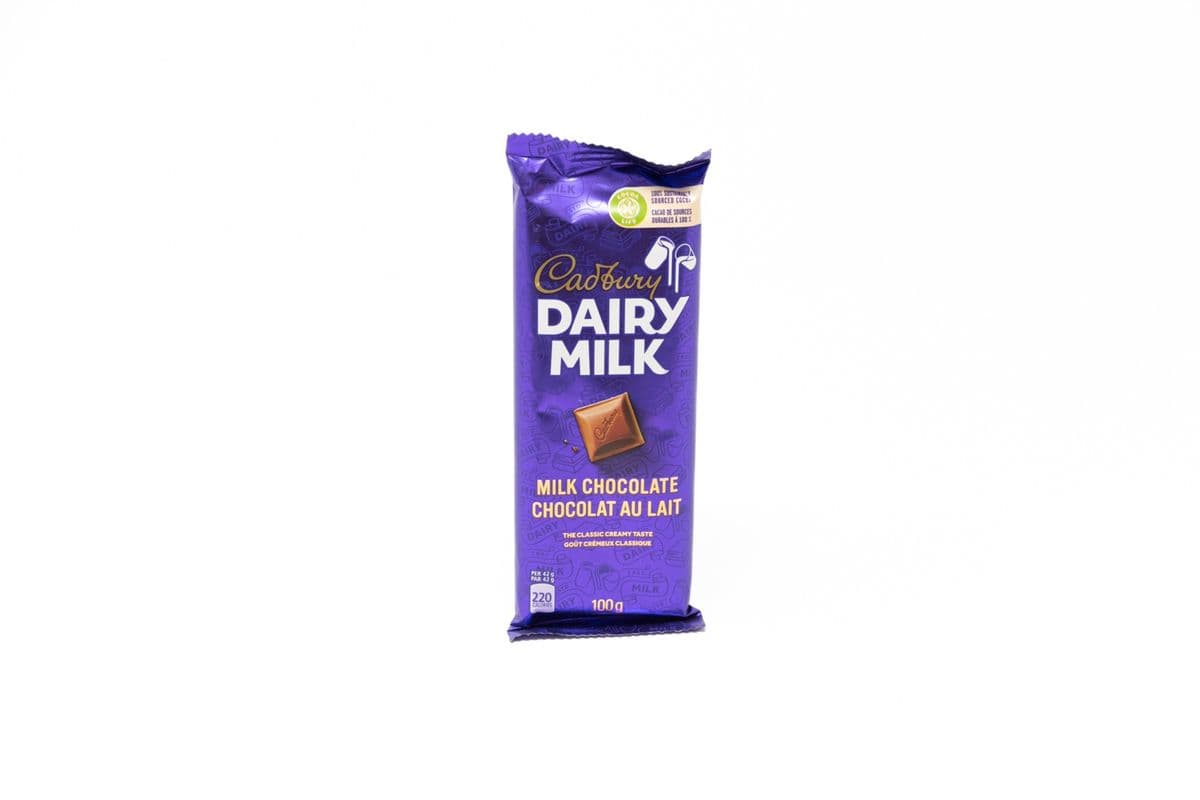 Cadbury Dairy Milk Chocolate Bar (100 g)