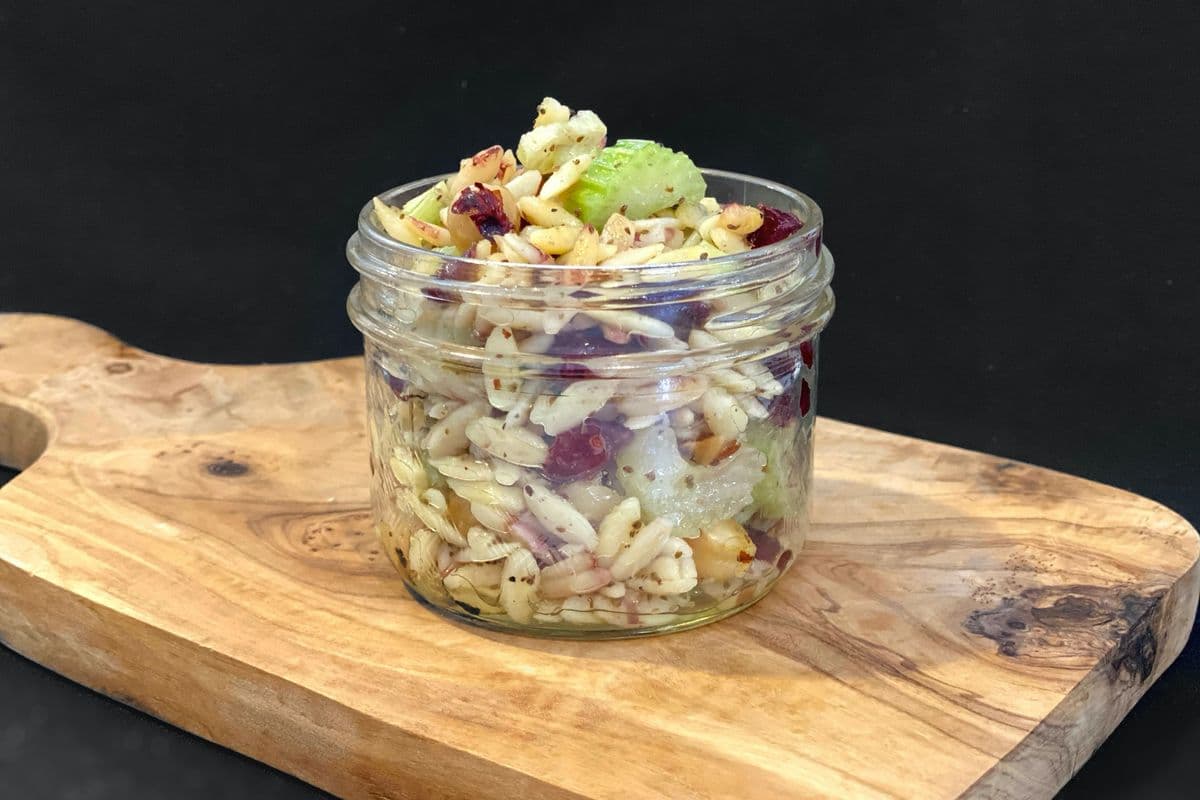 Salade Orzo et canneberge
