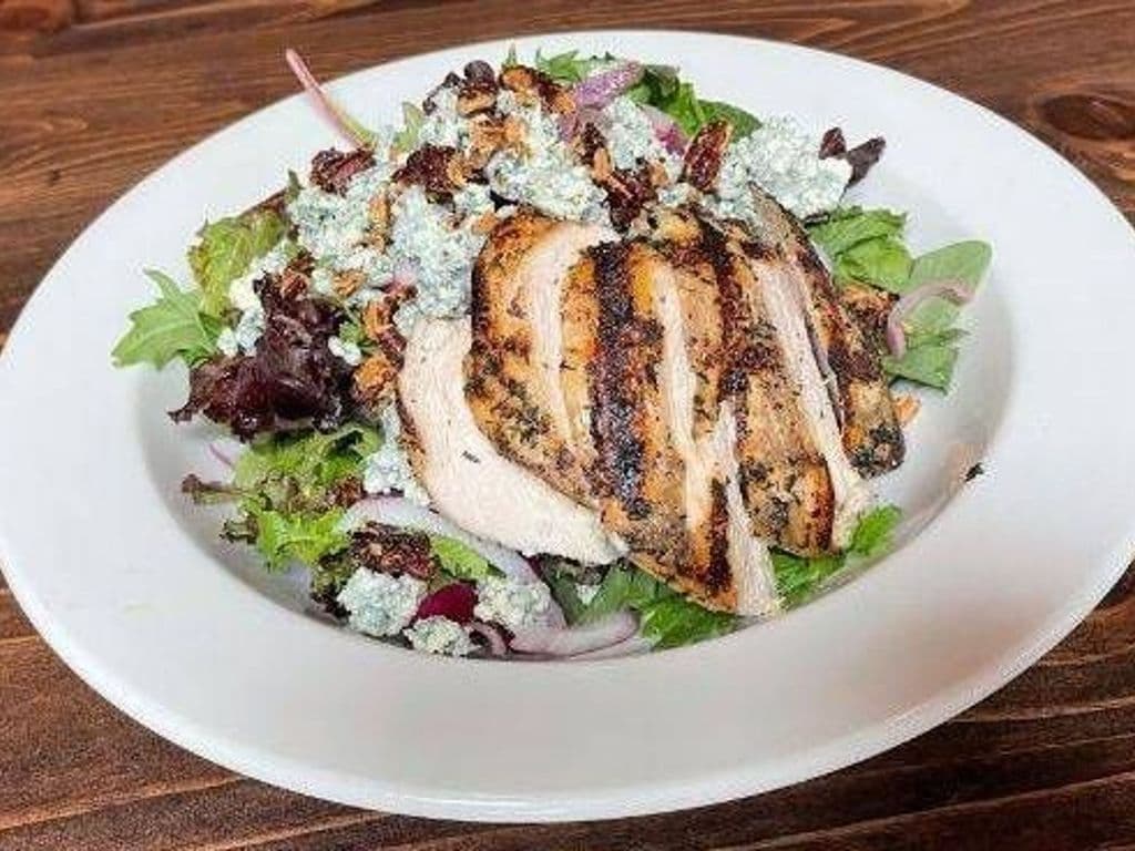 Nuts & Crumble Salad