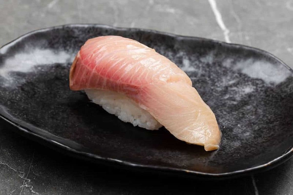 Hamachi Nigiri Sushi (1 Pc)