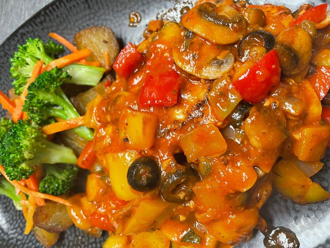 Pollo Pizzaiola/ Chicken Pizzaiola