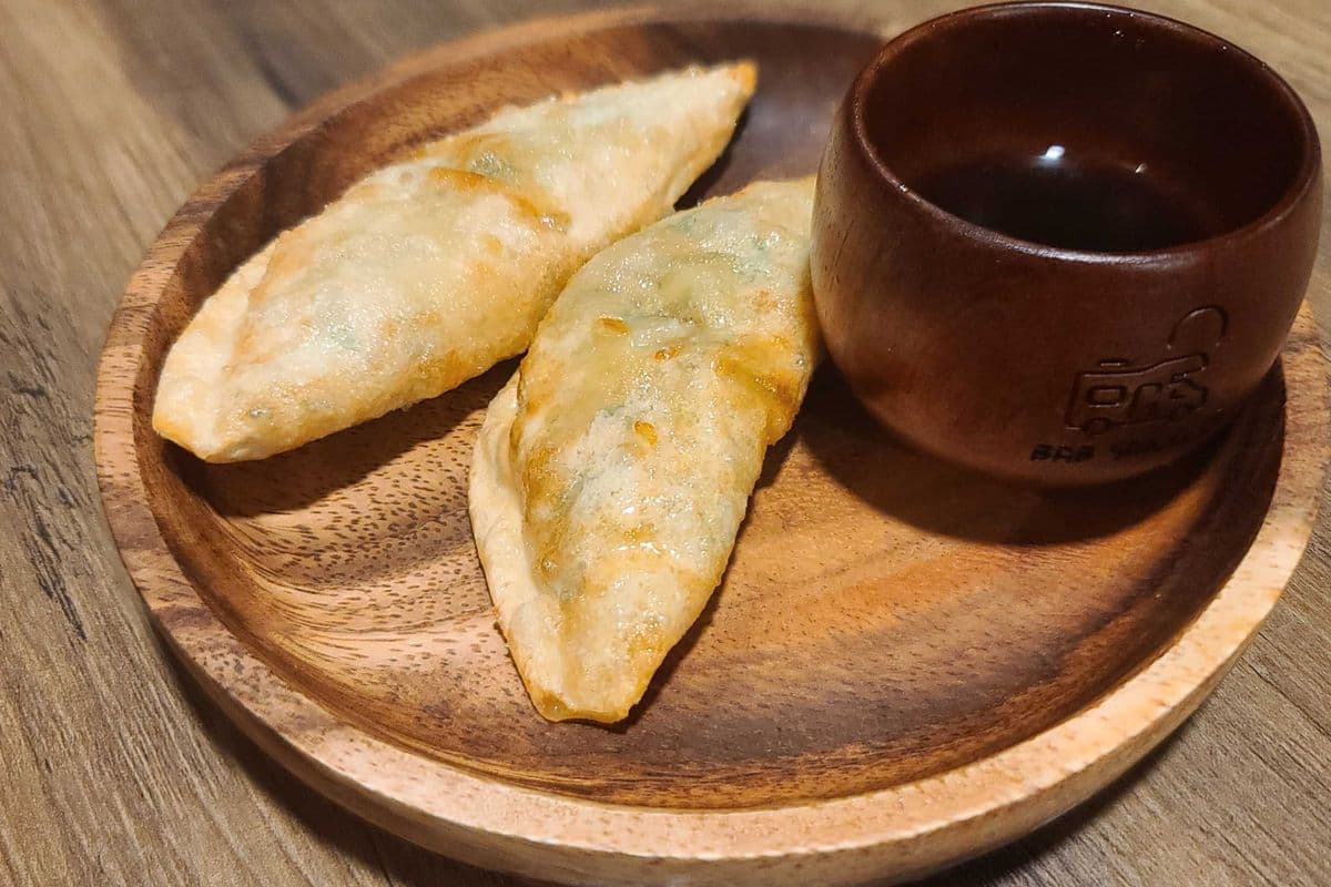 Boulettes de légumes frits (2 mcx) / Fried Vegetable Mandu (2pcs)