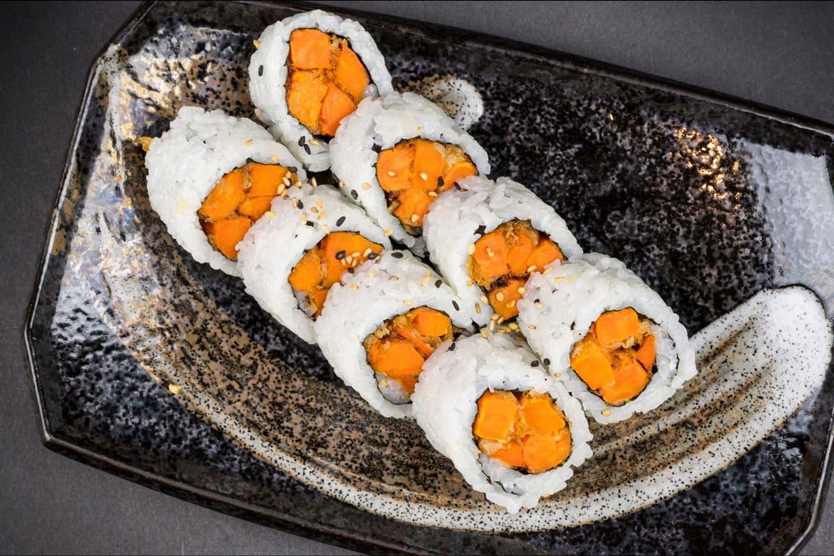 Yam Tempura Roll (8 Pieces)