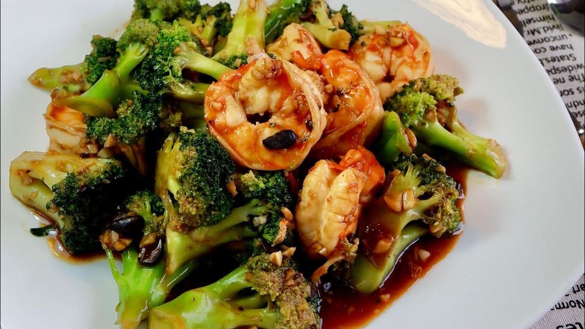Prawns with Broccoli in Black Bean Sauce / 豉汁百加利蝦球