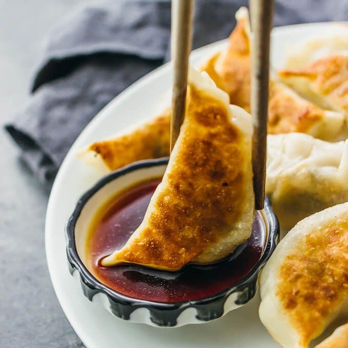 Raviolis chinois frits (6 mcx) / Fried Chinese Dumplings (6 pcs)