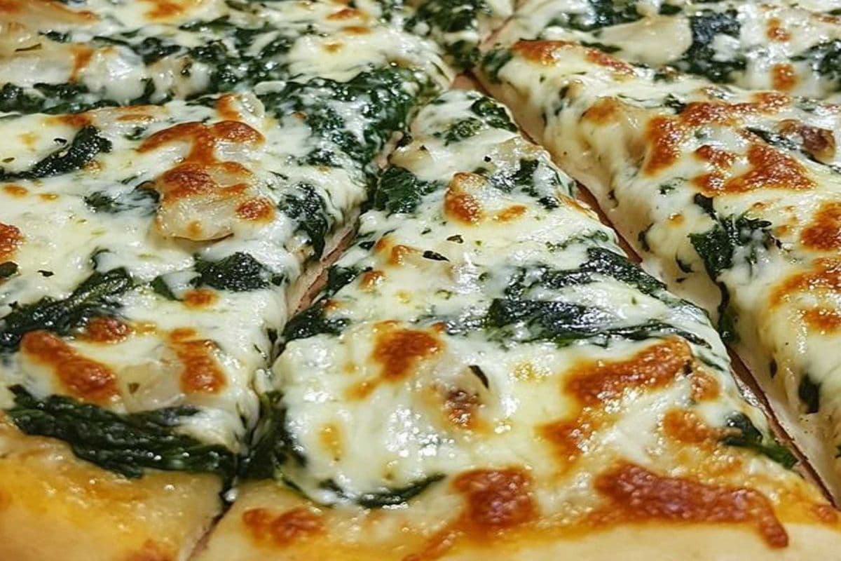 16. 14" Large Garlic Spinach Chicken Pizza