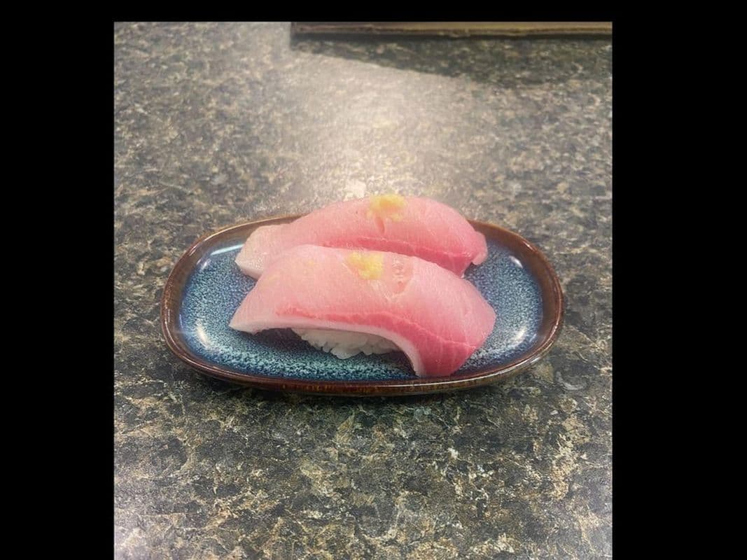 Hamachi Nigiri