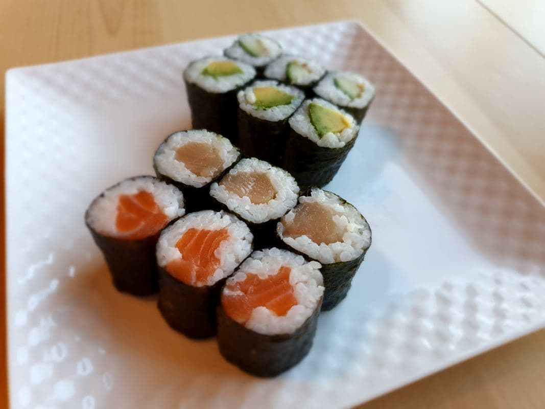 Small Maki Combo (12 pcs)
