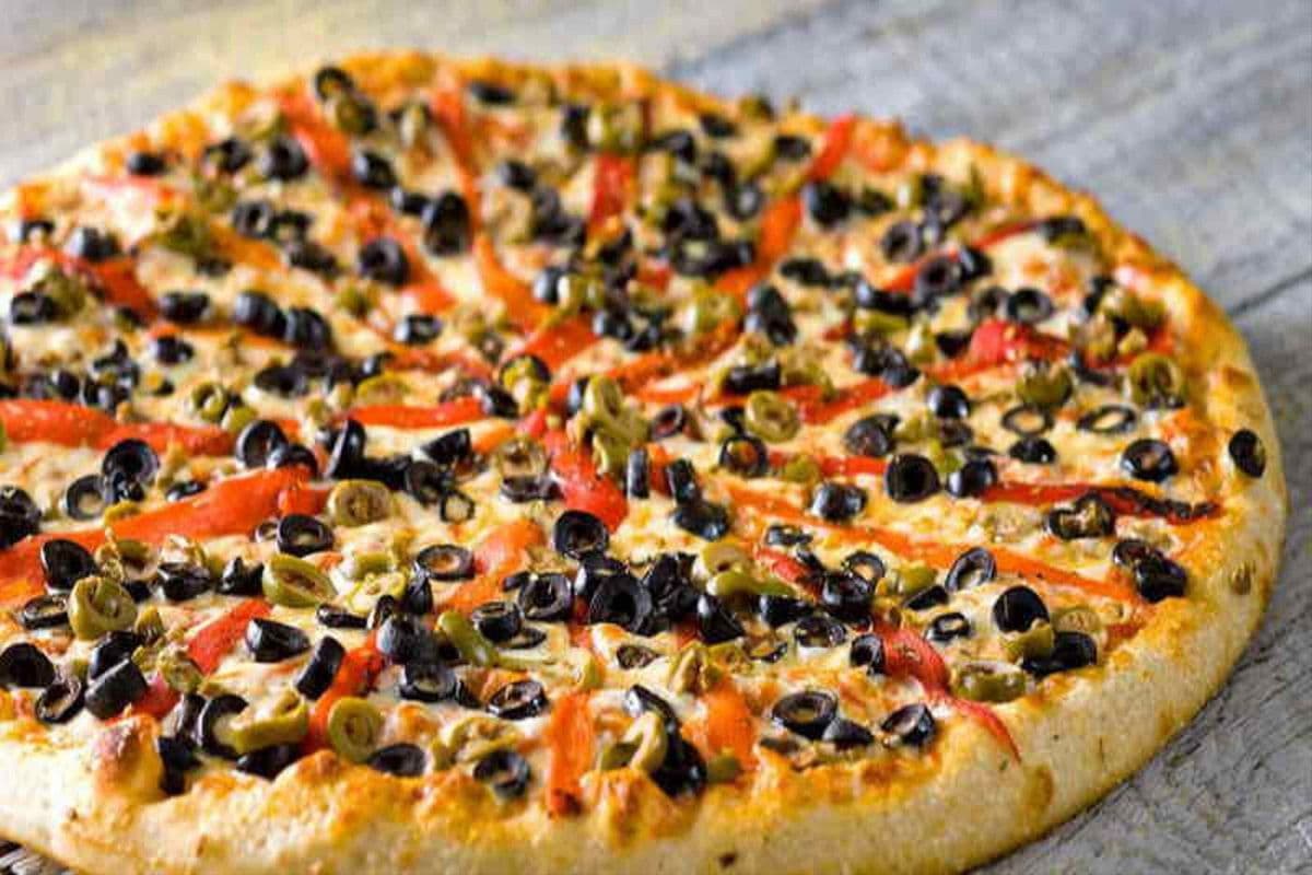 Medium Casino Pizza