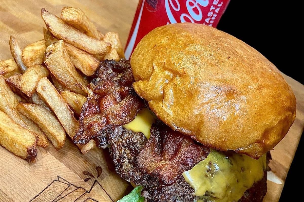 Combo#12- Bacon Cheeseburger, Fries & Canned Drink