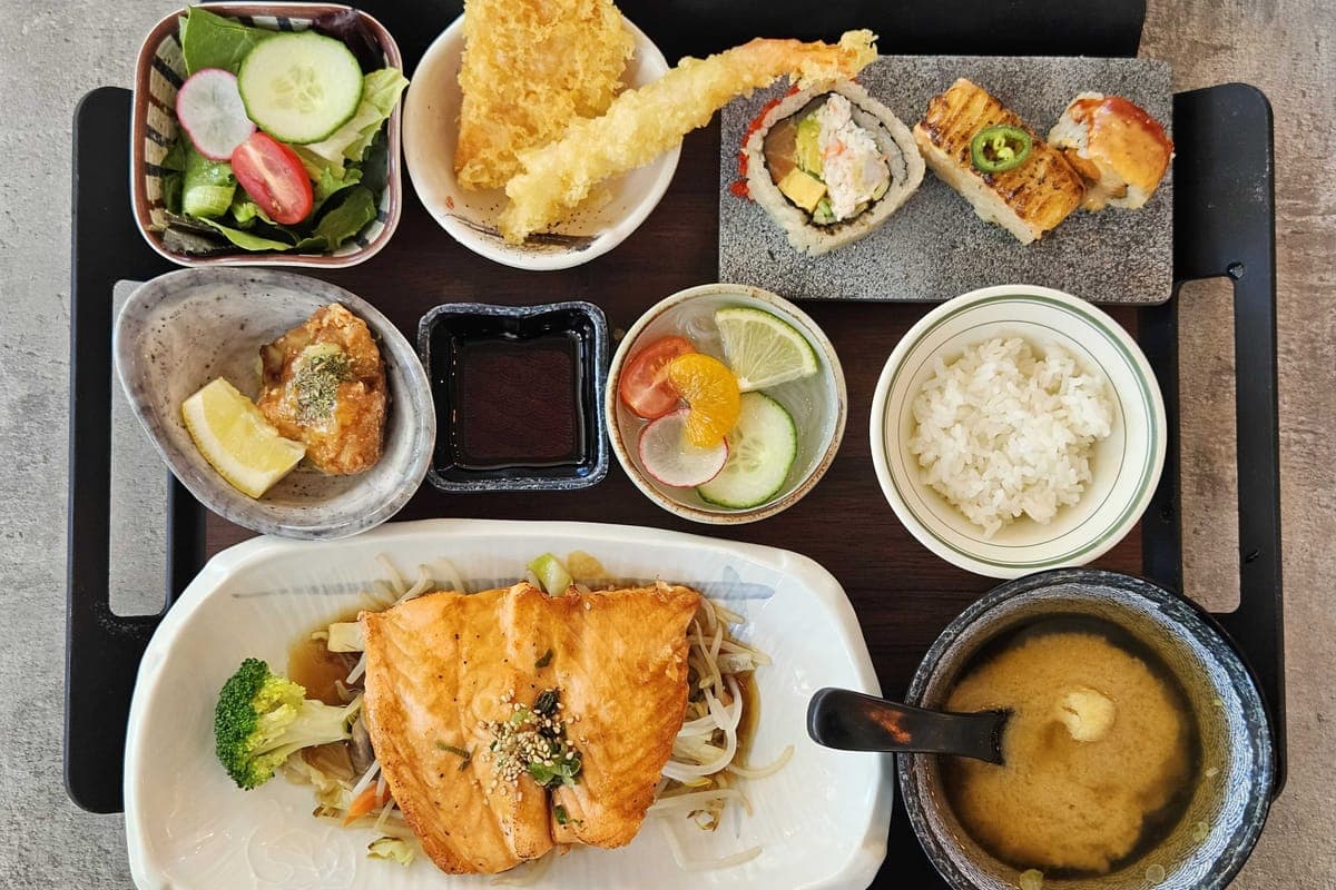 LUNCH TEISHOKU Teriyaki - Salmon