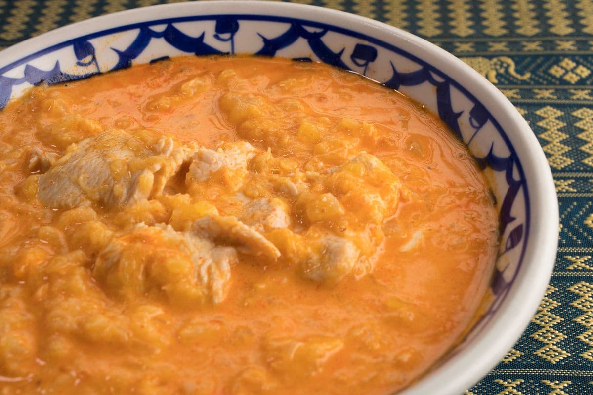 23. Kaeng Pet Saparot