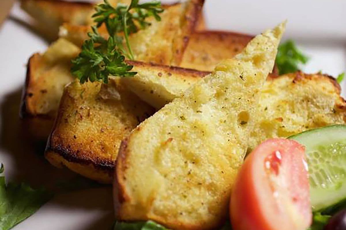 Pain à l'ail / Garlic Bread