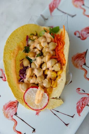 Tacos Création de légumes aux pois chiches / Chickpea Veggie Creation Tacos