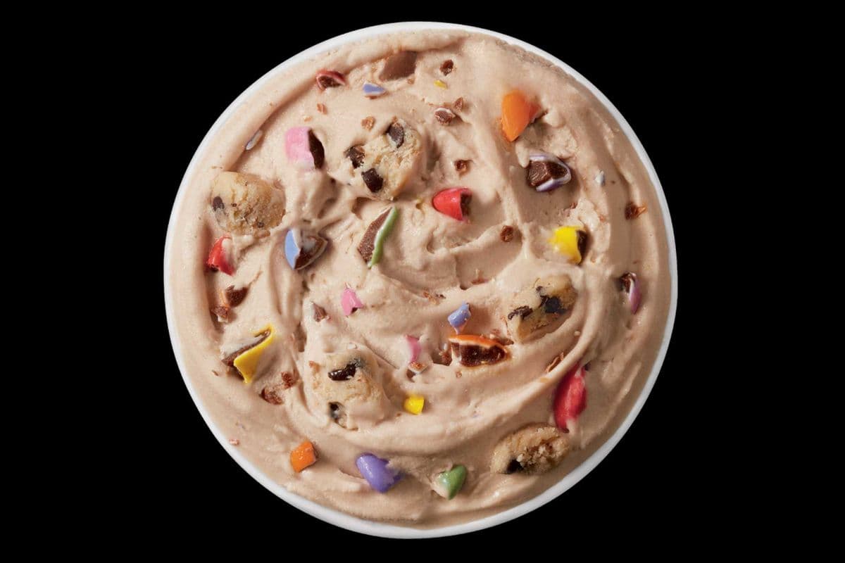 Smarties Cookie Collision Blizzard® Treat