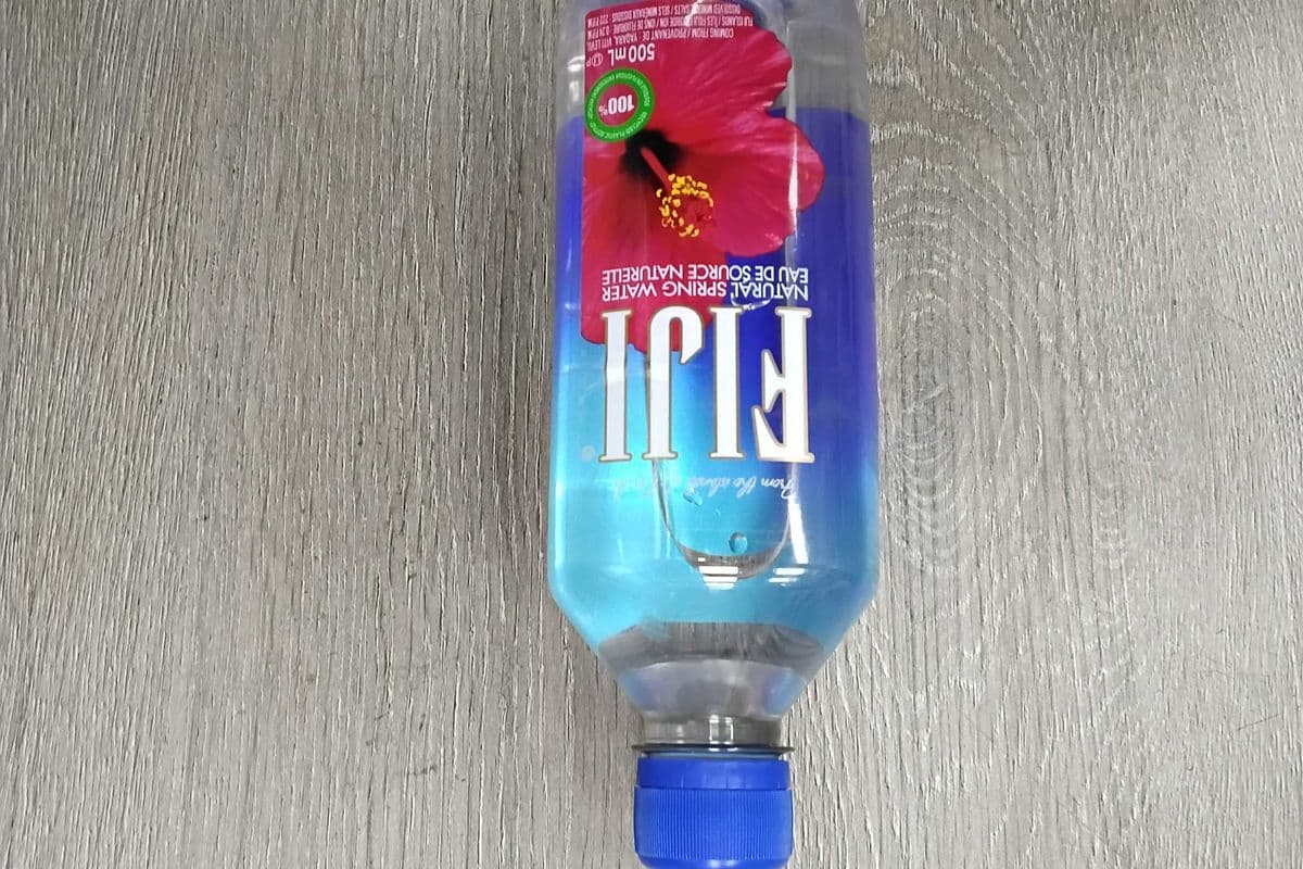 Fiji natural spring water (500ml)