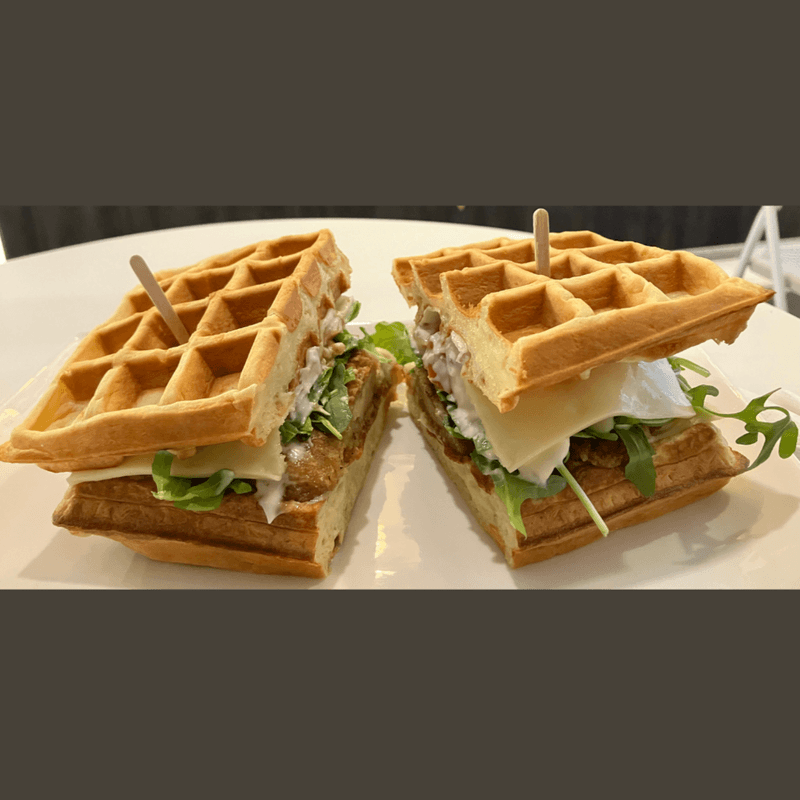 Gaufre sandwich au poulet / Chicken Waffle Sandwich