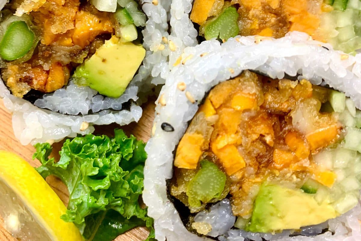 P02 Green Tempura Roll