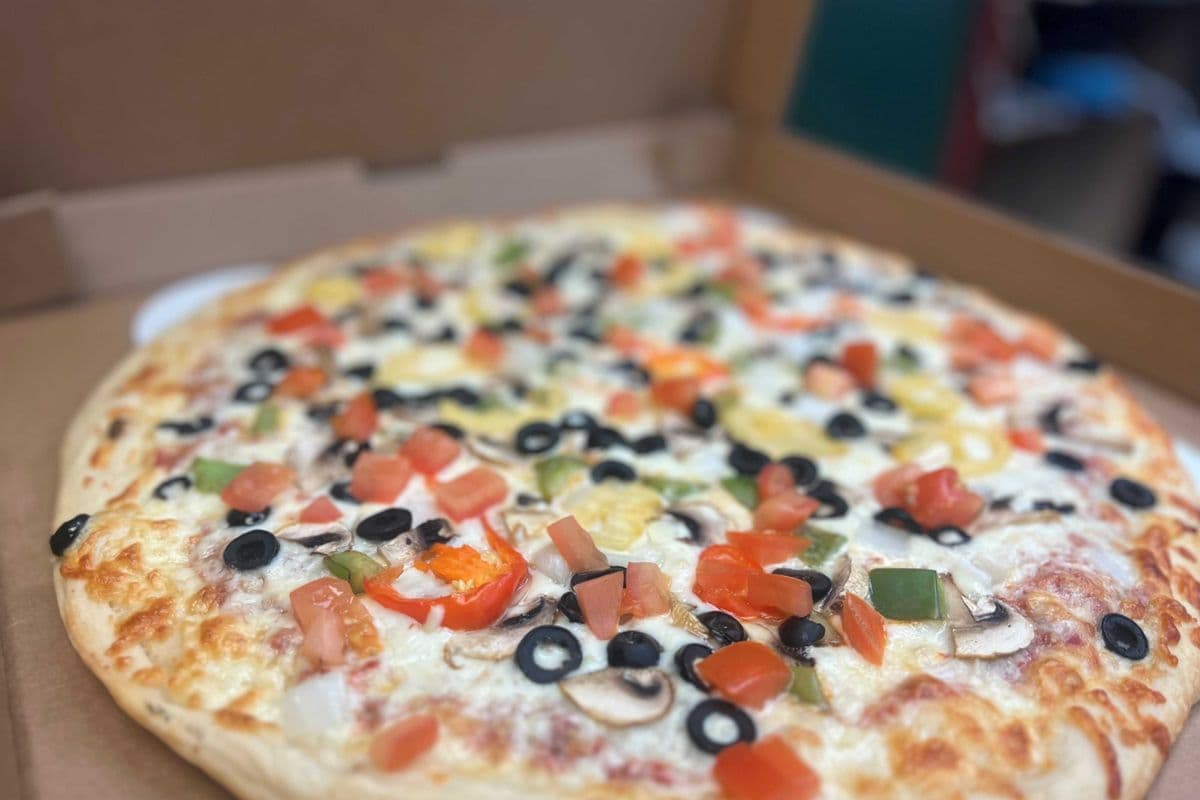 14" Vegetable Pizza