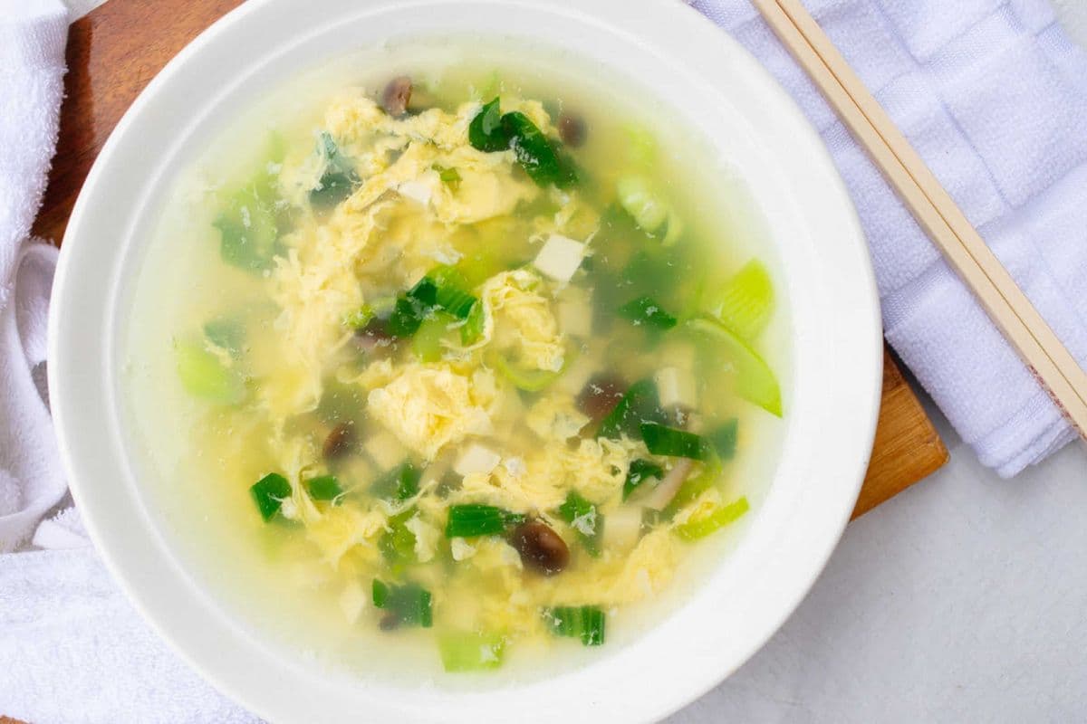 Fresh Mushrooms and Veggies In Tofu Soup 鲜菌青菜豆腐汤