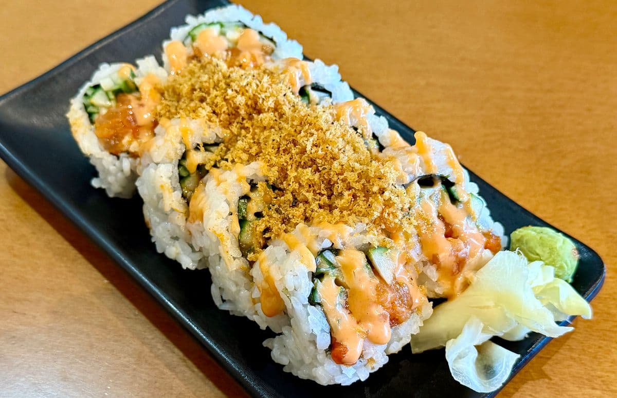 Spicy Salmon Roll (8 pcs)