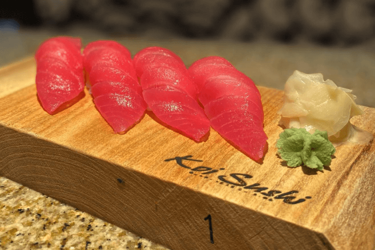 Tuna Nigiri (2 pcs)