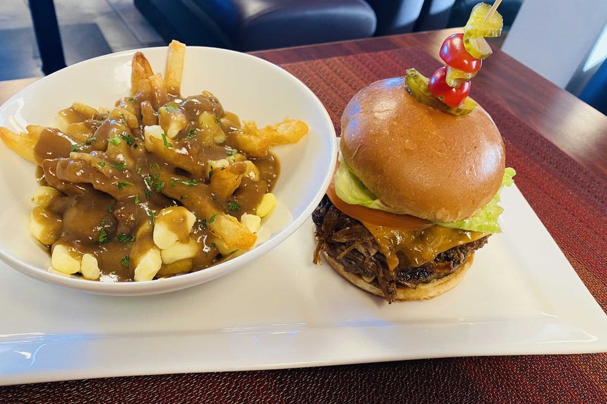 Day's Inn Special BBQ Pulled Pork Burger
