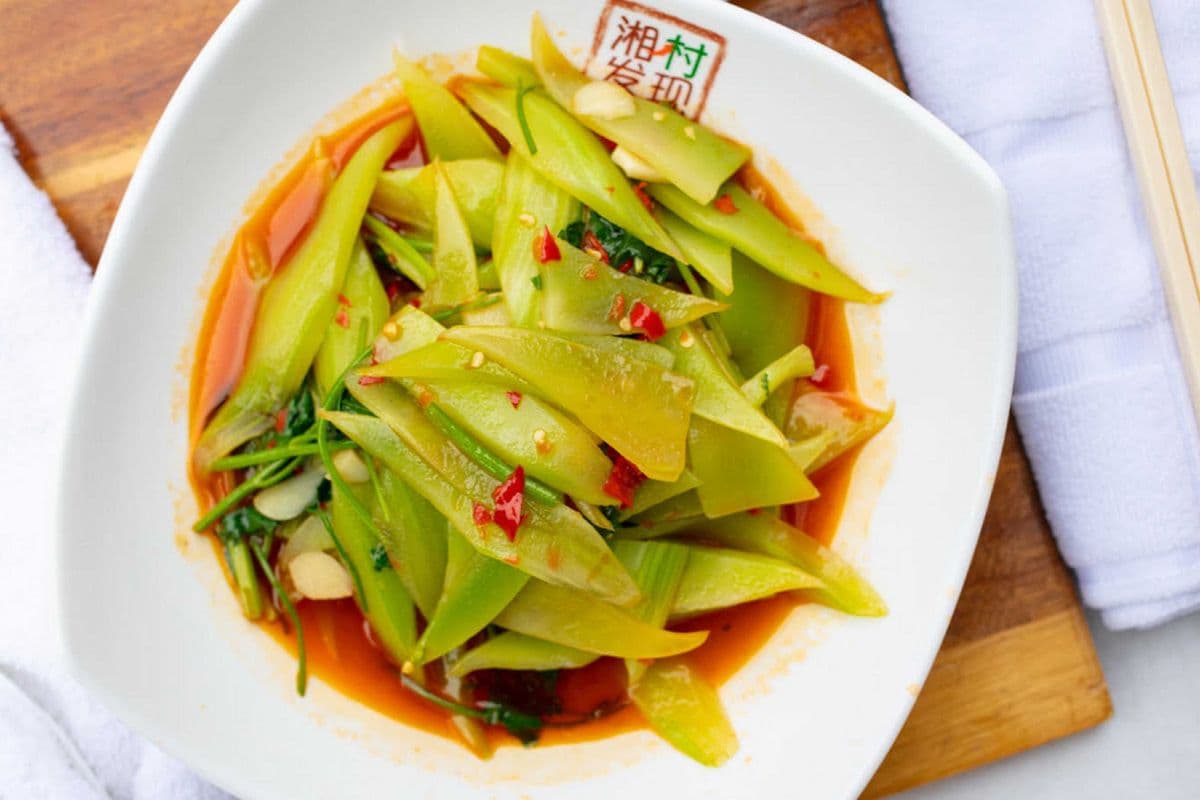 Stir Fried Lettuce Roots with Homemade Chili Sauce 口味莴苣