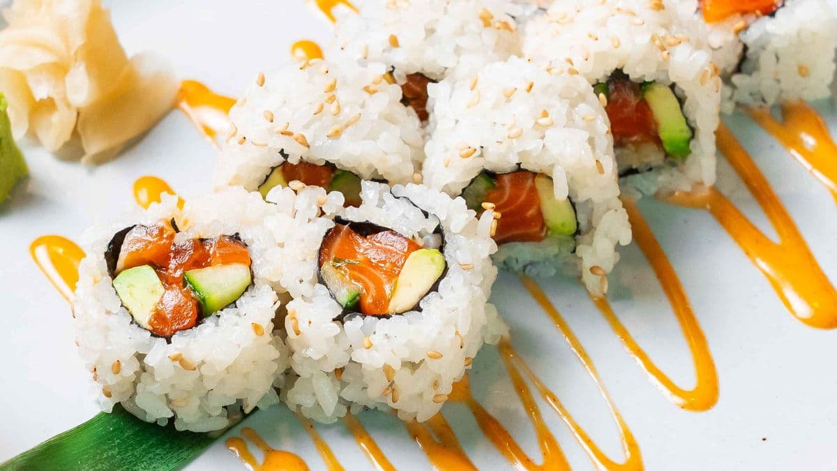 Spicy Salmon Roll 